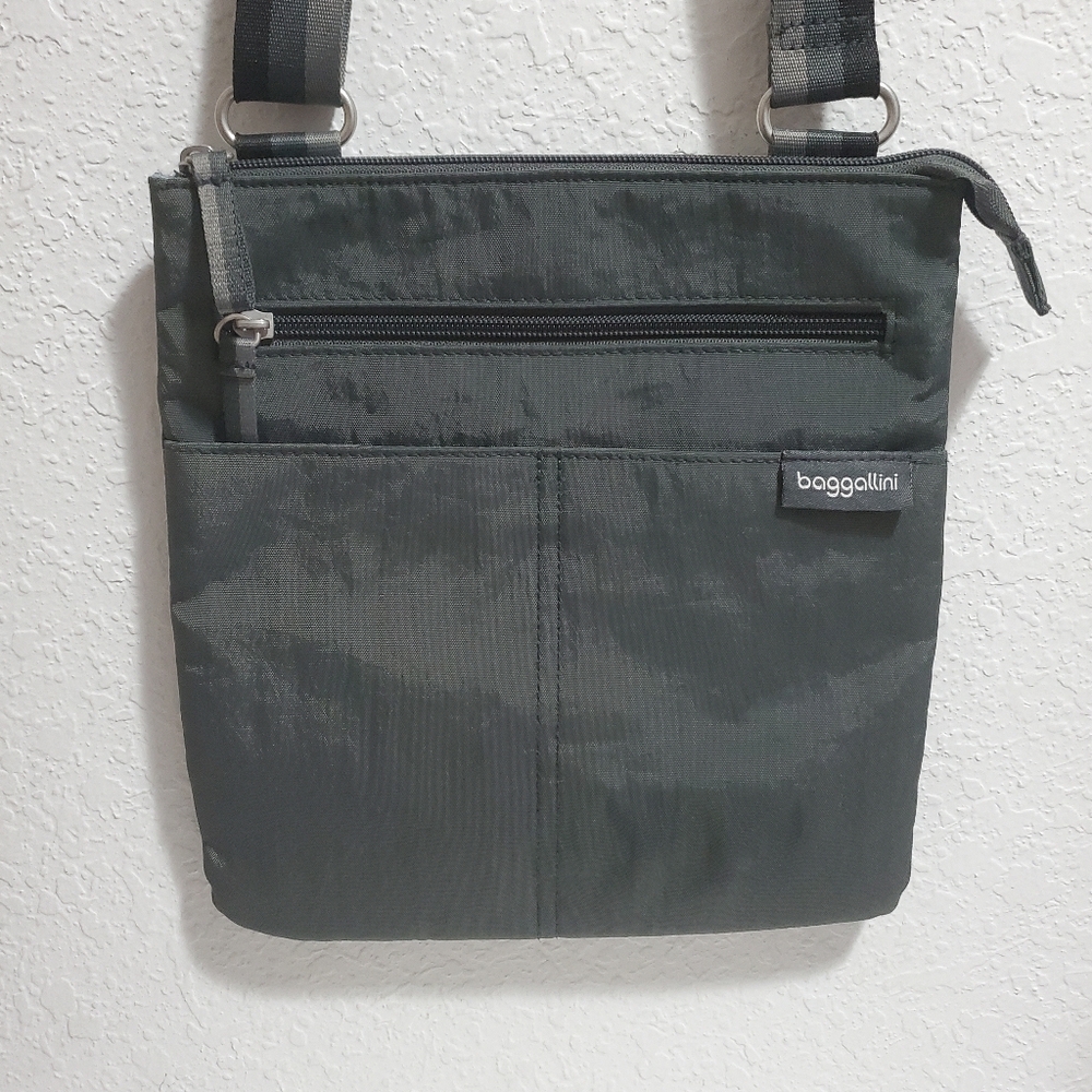 Baggallini Gray Nylone Crossybody Bag